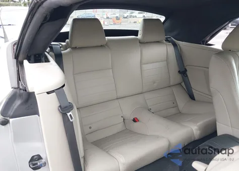 2011 Ford Mustang V6 Premium z USA, uszkodzony, nr VIN 1ZVBP8EM9B5121479